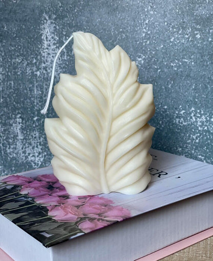 Minimalist Feather Sculpture Candle – Hand-Poured Soy Wax | 15 Scents