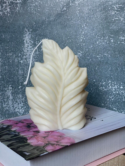 Minimalist Feather Sculpture Candle – Hand-Poured Soy Wax | 15 Scents